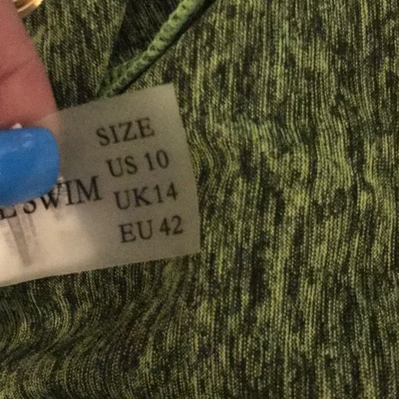 One side strap One piece Bathing suit - Picture 4 of 4